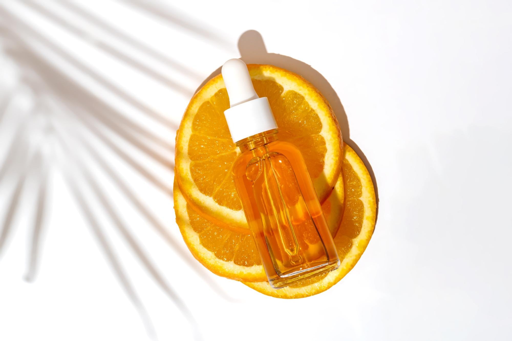 C Vitamini Serumu: Parlak, Genç ve Sağlıklı Cilt İçin Bilimsel Rehber