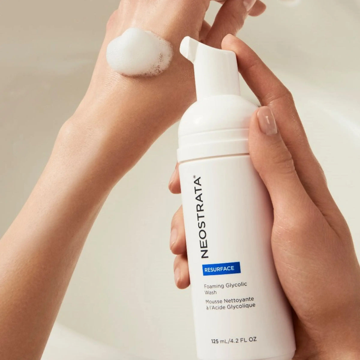 NeoStrata Resurface Glikolik Yüz Yıkama Köpüğü