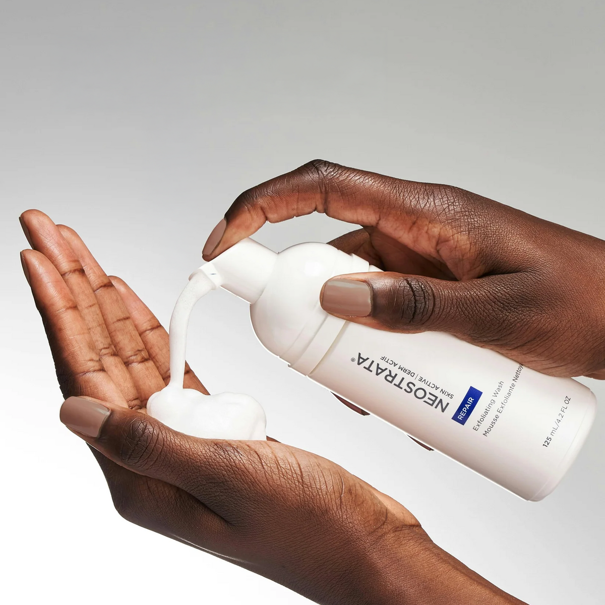 NeoStrata Skin Active Canlandırıcı Yüz Yıkama Köpüğü