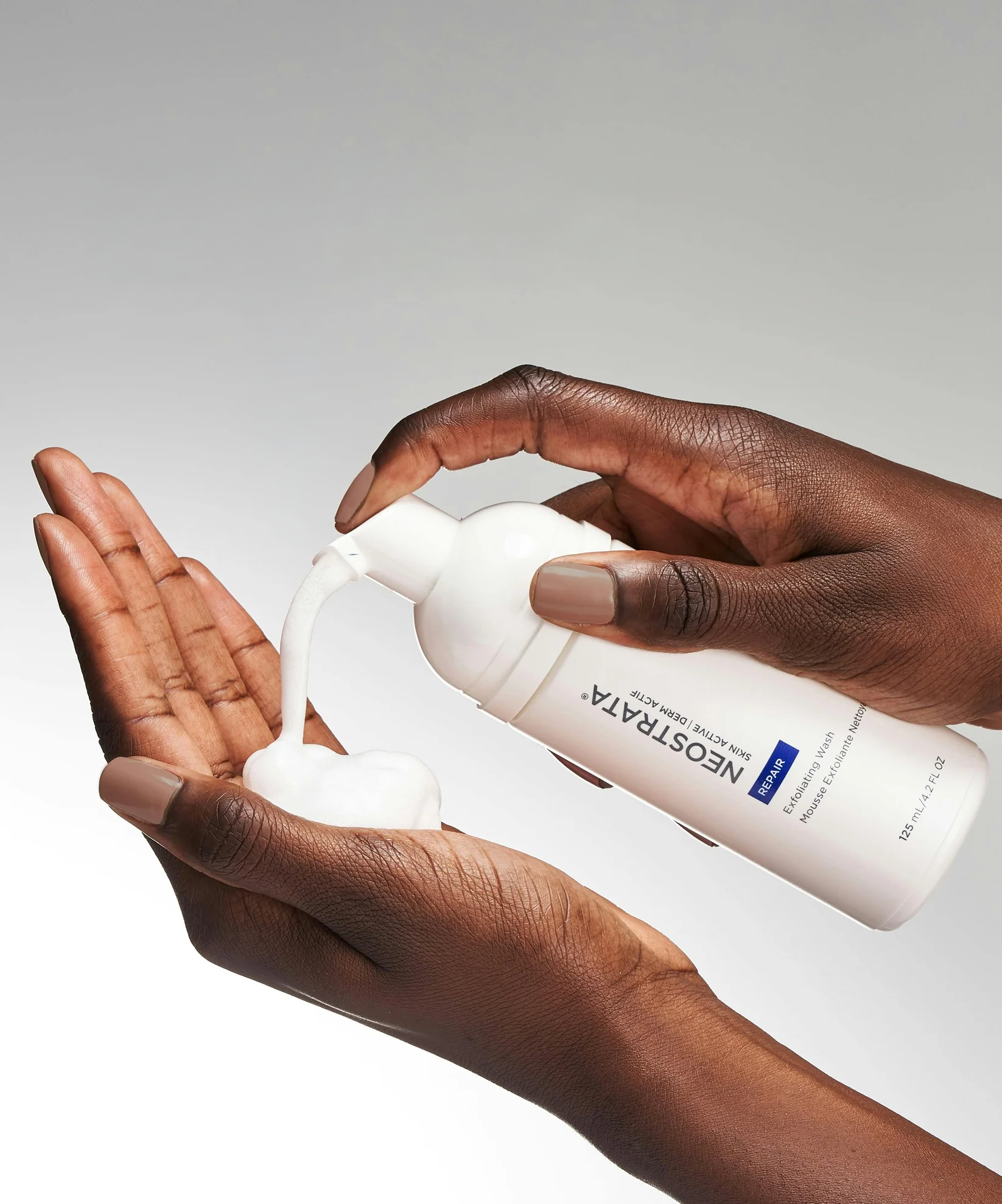 NeoStrata Skin Active Canlandırıcı Yüz Yıkama Köpüğü