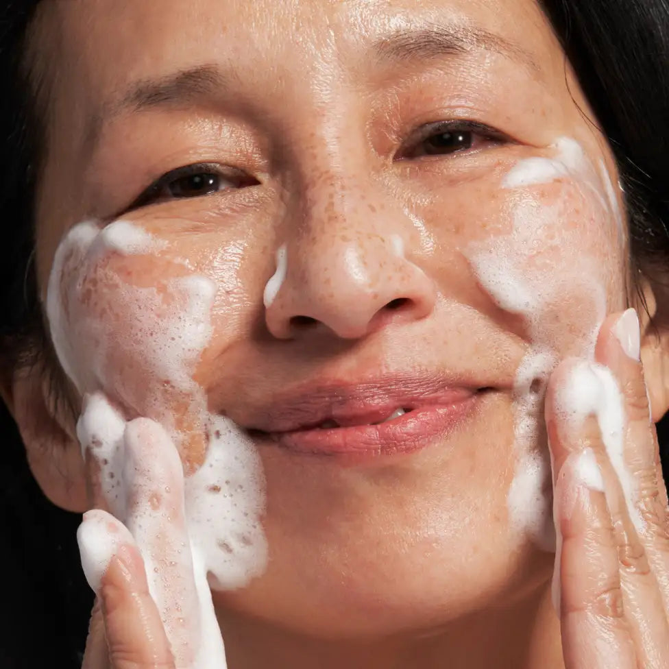 NeoStrata Skin Active Canlandırıcı Yüz Yıkama Köpüğü