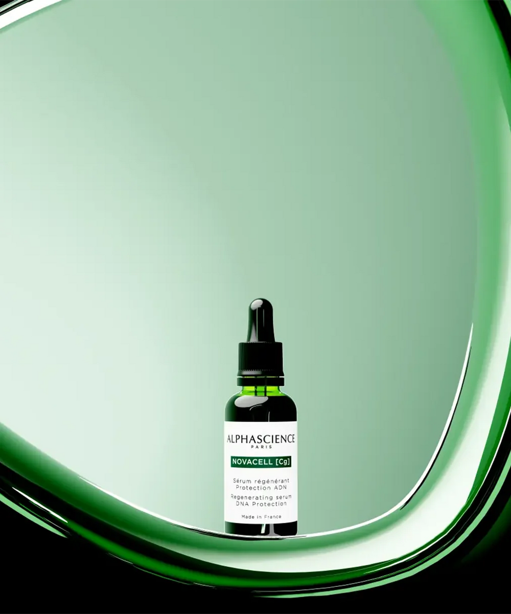 Alphascience Novacell [Cg] 30 ml serum şişesi, yeşil arka plan
